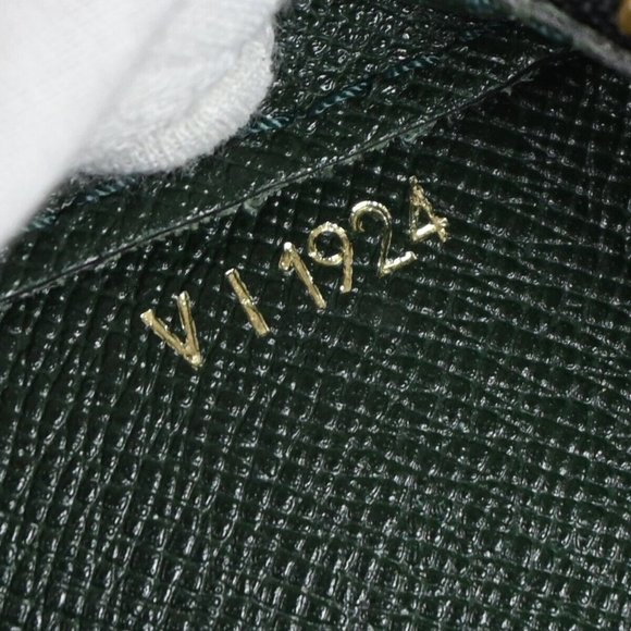 LOUIS VUITTON LV Logo Baikal Clutch Hand Bag Taiga Leather Epicea - Picture 2 of 14